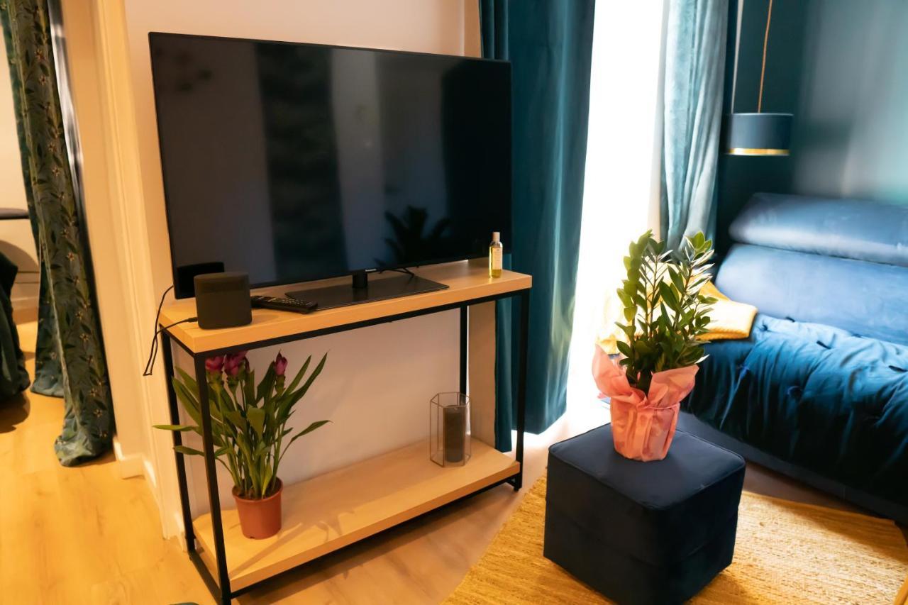 Coeur De Ville T2, Terrasse, Clim Tt Equipe, Parking Sanary-sur-Mer Kültér fotó