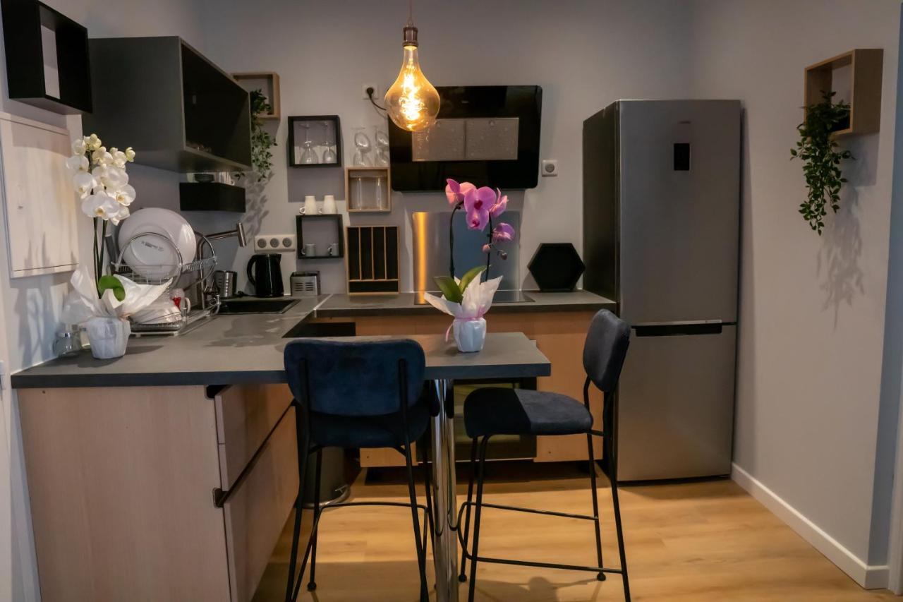 Coeur De Ville T2, Terrasse, Clim Tt Equipe, Parking Sanary-sur-Mer Kültér fotó