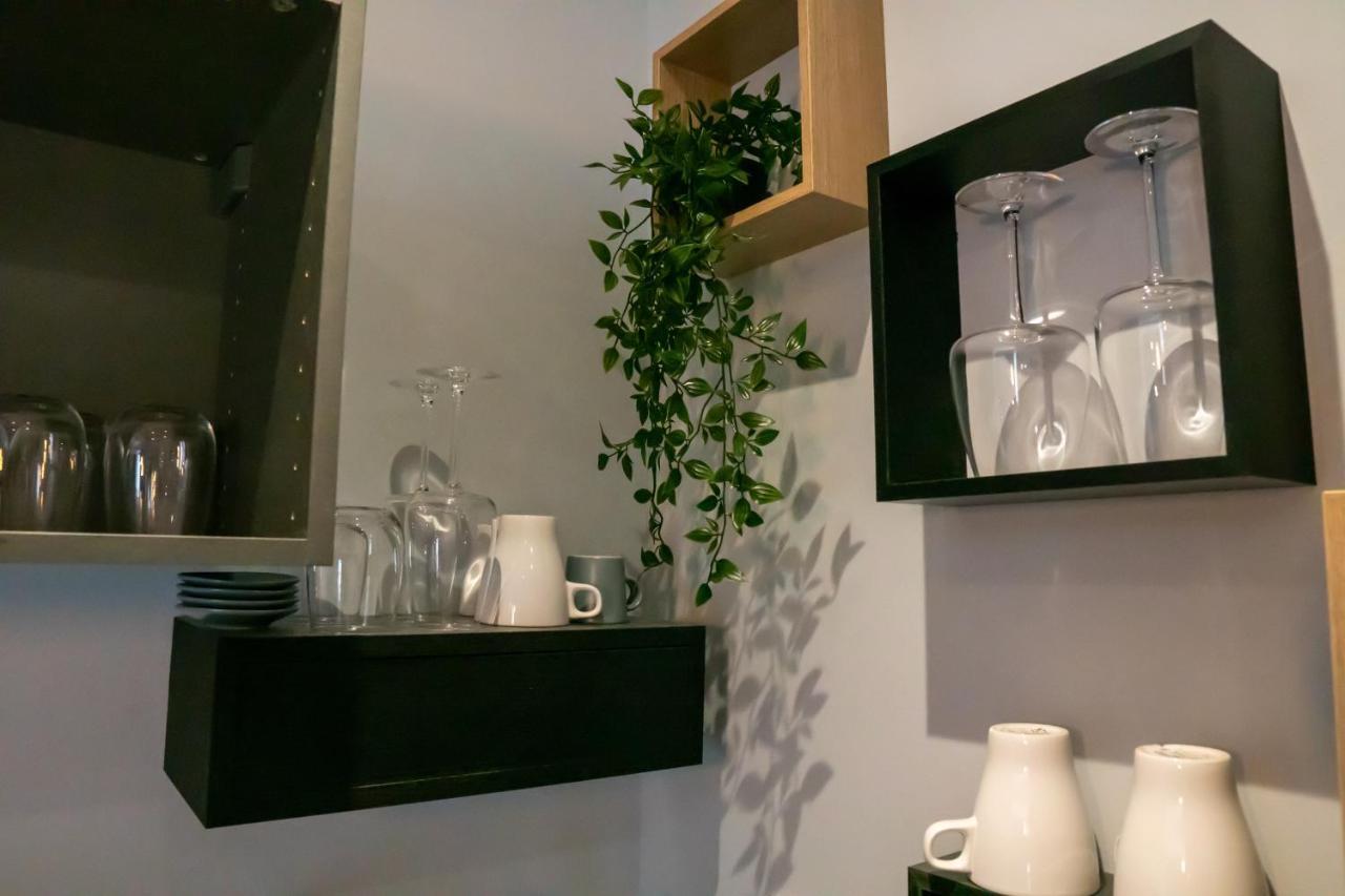 Coeur De Ville T2, Terrasse, Clim Tt Equipe, Parking Sanary-sur-Mer Kültér fotó